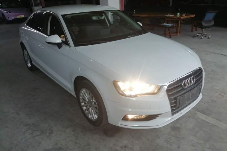 Used Audi A3 2016 Limousine 35 TFSI Ambition Edition Front Right 45 Deg