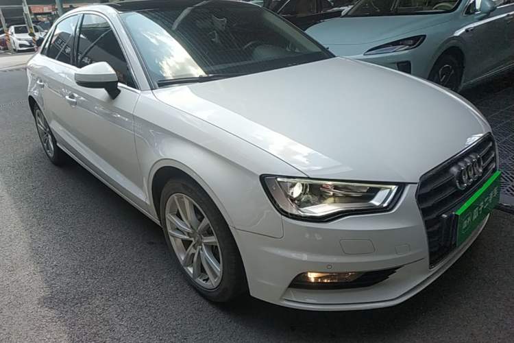Used Audi A3 2016 Limousine 35 TFSI Style Edition Front Right 45 Deg