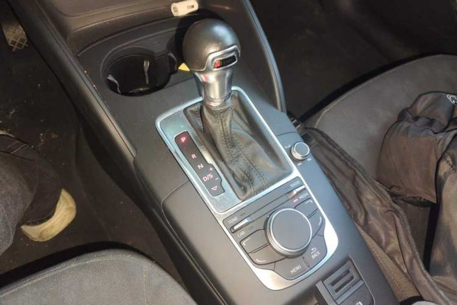 Used Audi A3 2016 Limousine 35 TFSI Ambition Edition Gear Lever