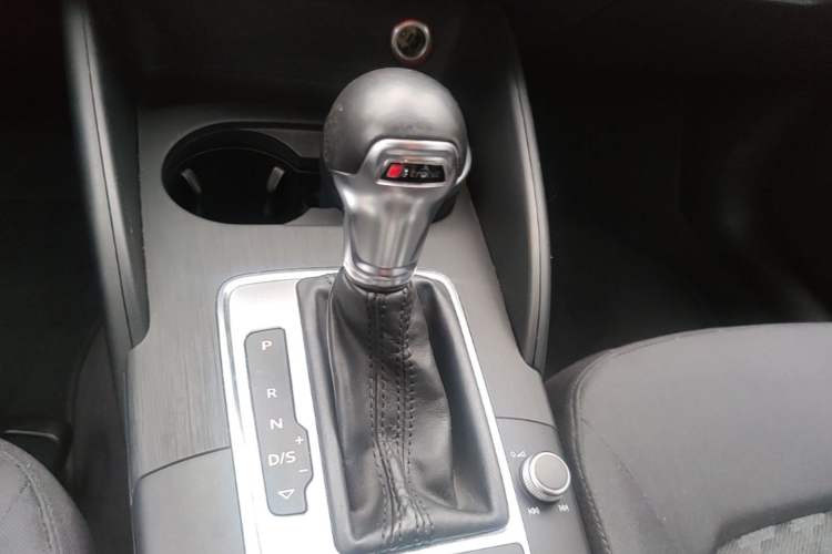 Used Audi A3 2016 Sportback 35 TFSI Ambition Edition Gear Lever