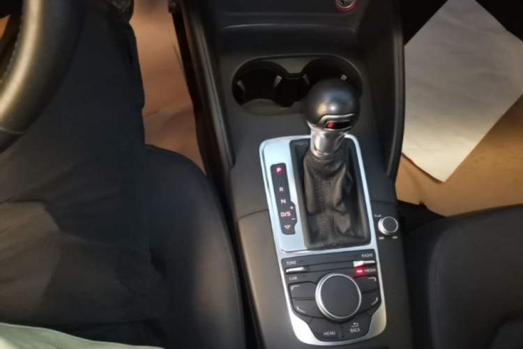 Used Audi A3 2016 Limousine 35 TFSI Ambition Edition Gear Lever