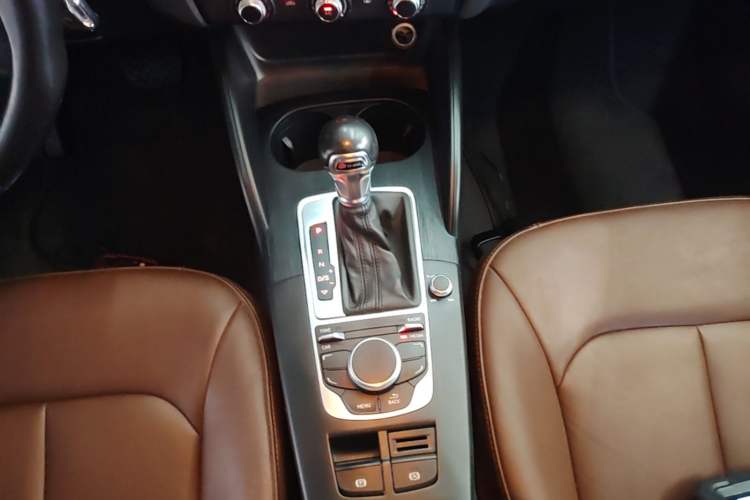 Used Audi A3 2016 Limousine 35 TFSI Prestige Edition Gear Lever