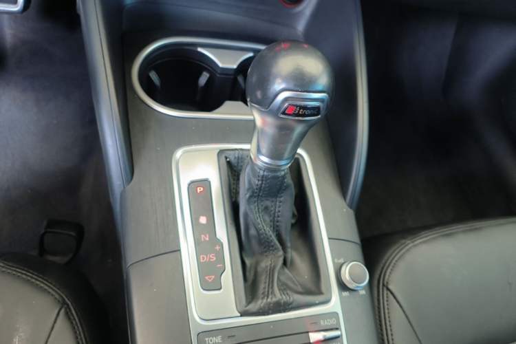 Used Audi A3 2016 Limousine 35 TFSI Ambition Edition Gear Lever