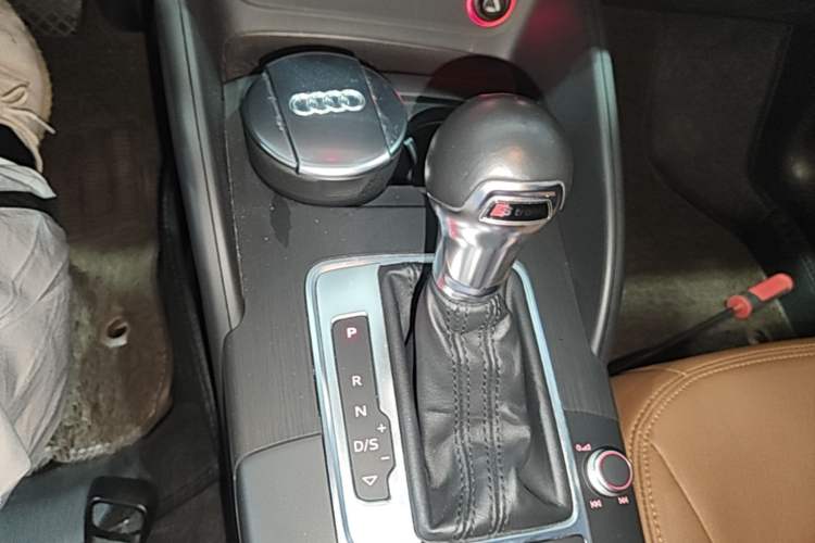 Used Audi A3 2016 Sportback 35 TFSI Ambition Edition Gear Lever