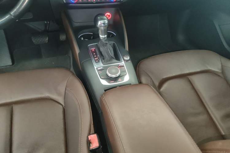 Used Audi A3 2016 Limousine 35 TFSI Style Edition Gear Lever