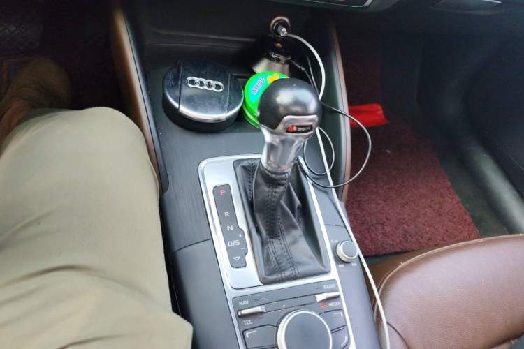 Used Audi A3 2016 Limousine 35 TFSI Style Edition Gear Lever
