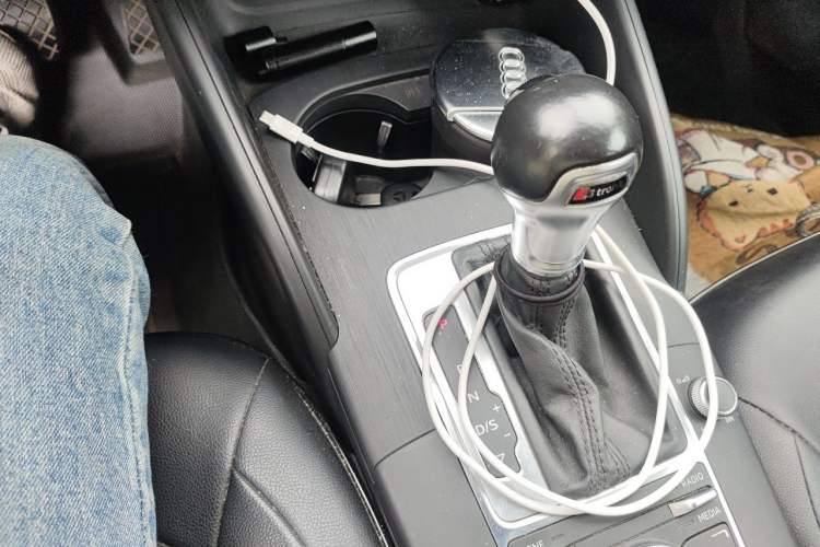 Used Audi A3 2016 Limousine 35 TFSI Ambition Edition Gear Lever
