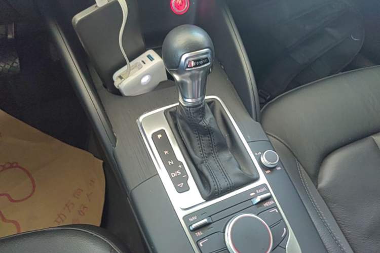 Used Audi A3 2016 Limousine 35 TFSI Style Edition Gear Lever