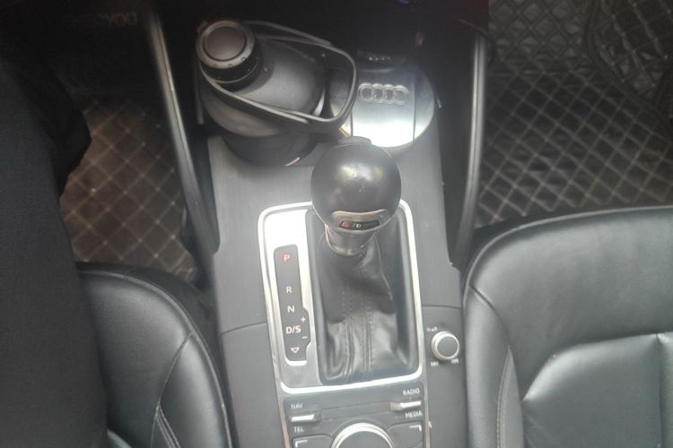 Used Audi A3 2016 Limousine 35 TFSI Style Edition Gear Lever