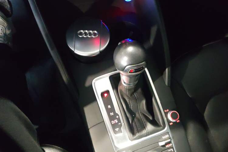 Used Audi A3 2016 Limousine 35 TFSI Prestige Edition Gear Lever
