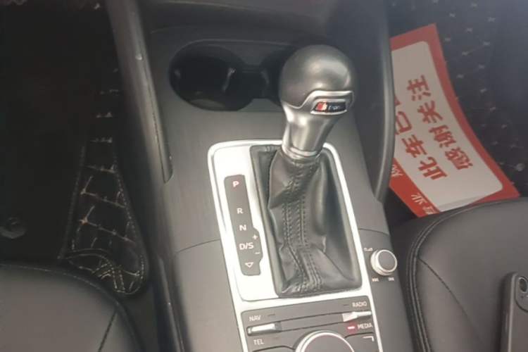 Used Audi A3 2016 Limousine 35 TFSI Prestige Edition Gear Lever