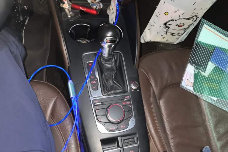Used Audi A3 2016 Limousine 35 TFSI Style Edition Gear Lever