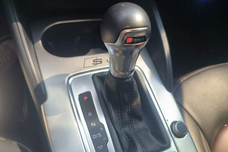 Used Audi A3 2016 Limousine 35 TFSI Ambition Edition Gear Lever