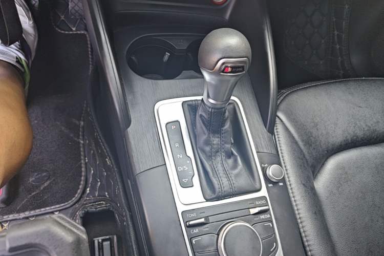 Used Audi A3 2016 Sportback 35 TFSI Ambition Gear Lever