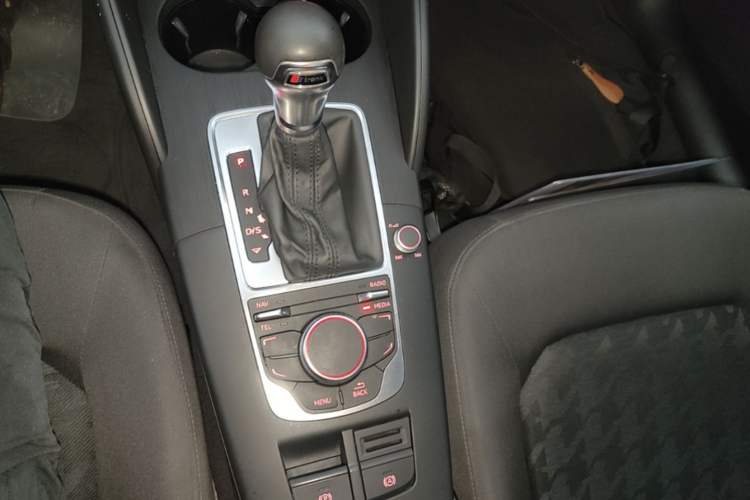 Used Audi A3 2016 Limousine 35 TFSI Prestige Edition Gear Lever