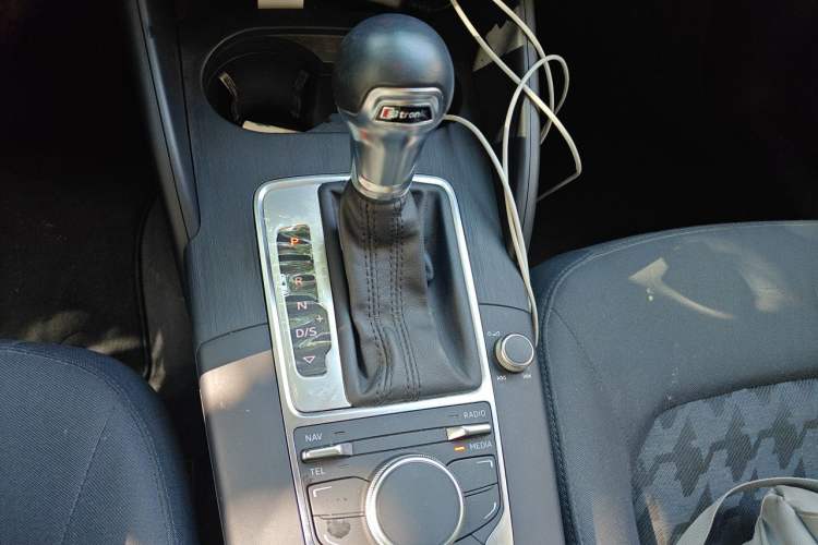 Used Audi A3 2016 Limousine 35 TFSI Prestige Edition Gear Lever