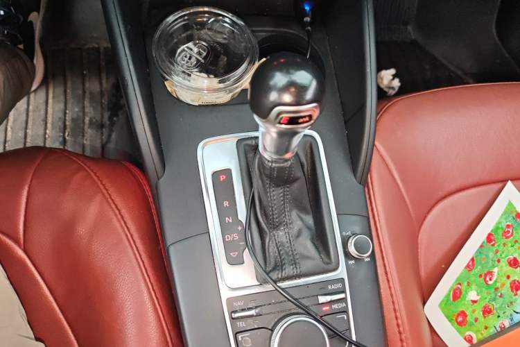 Used Audi A3 2016 Limousine 35 TFSI Prestige Edition Gear Lever