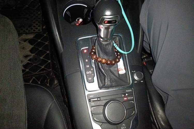 Used Audi A3 2016 Limousine 35 TFSI Style Edition Gear Lever
