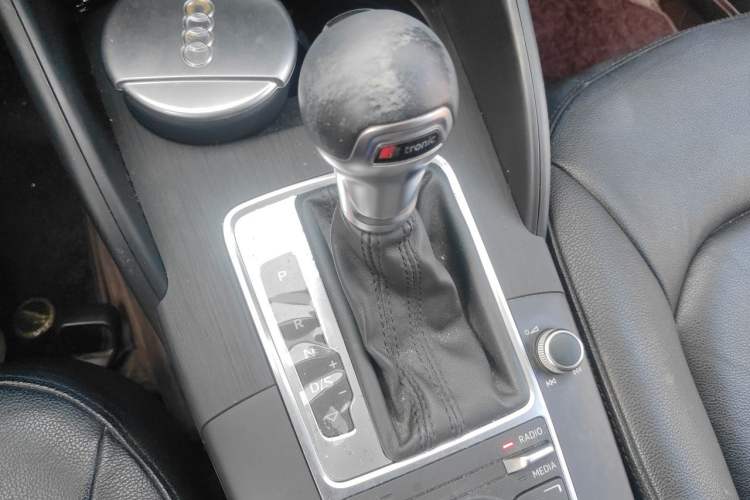 Used Audi A3 2016 Limousine 35 TFSI Ambition Edition Gear Lever