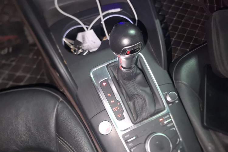 Used Audi A3 2016 Limousine 40 TFSI Style Edition Gear Lever