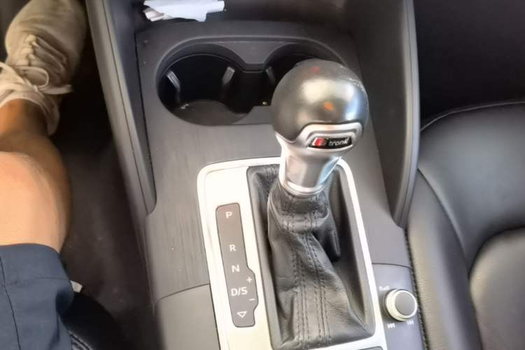 Used Audi A3 2016 Limousine 35 TFSI Prestige Edition Gear Lever