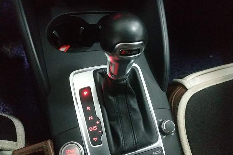 Used Audi A3 2016 Limousine 35 TFSI Prestige Edition Gear Lever