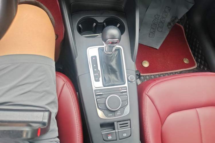 Used Audi A3 2016 Sportback 35 TFSI Ambition Edition Gear Lever