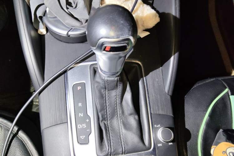 Used Audi A3 2016 Limousine 35 TFSI Prestige Edition Gear Lever