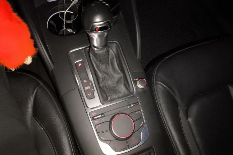 Used Audi A3 2016 Limousine 35 TFSI Style Edition Gear Lever