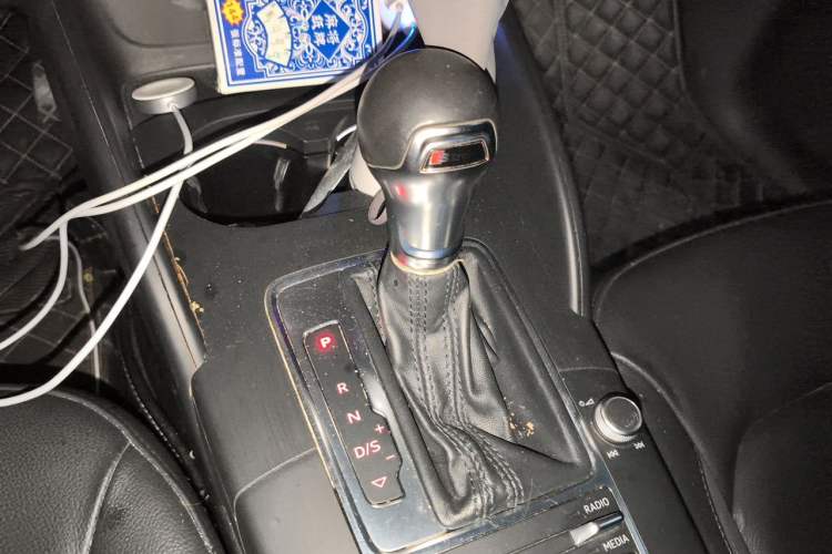 Used Audi A3 2016 Limousine 35 TFSI Style Edition Gear Lever