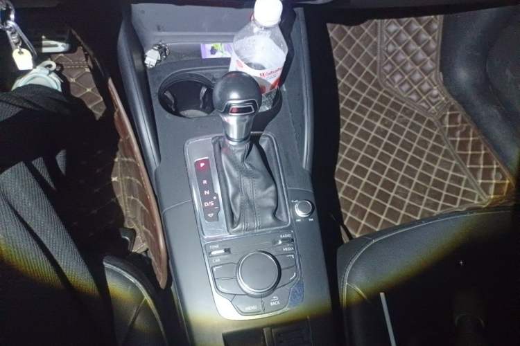 Used Audi A3 2016 Sportback 35 TFSI Ambition Edition Gear Lever