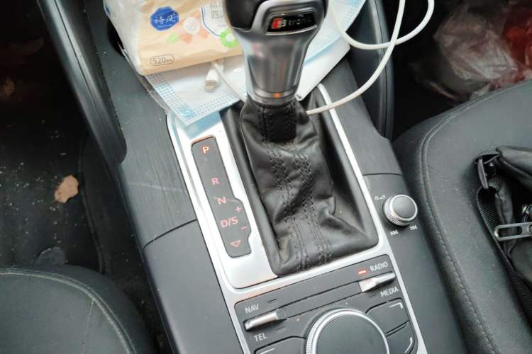Used Audi A3 2016 Limousine 35 TFSI Prestige Edition Gear Lever