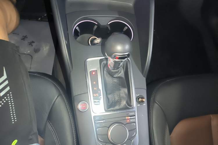 Used Audi A3 2016 Limousine 40 TFSI Style Edition Gear Lever