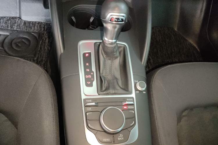 Used Audi A3 2016 Sportback 35 TFSI Ambition Edition Gear Lever