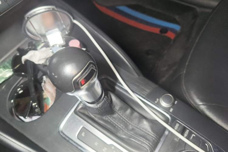 Used Audi A3 2016 Limousine 35 TFSI Style Edition Gear Lever