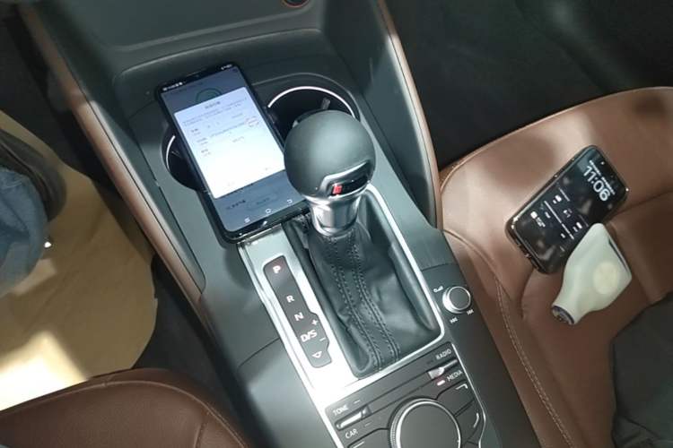 Used Audi A3 2016 Limousine 35 TFSI Style Edition Gear Lever
