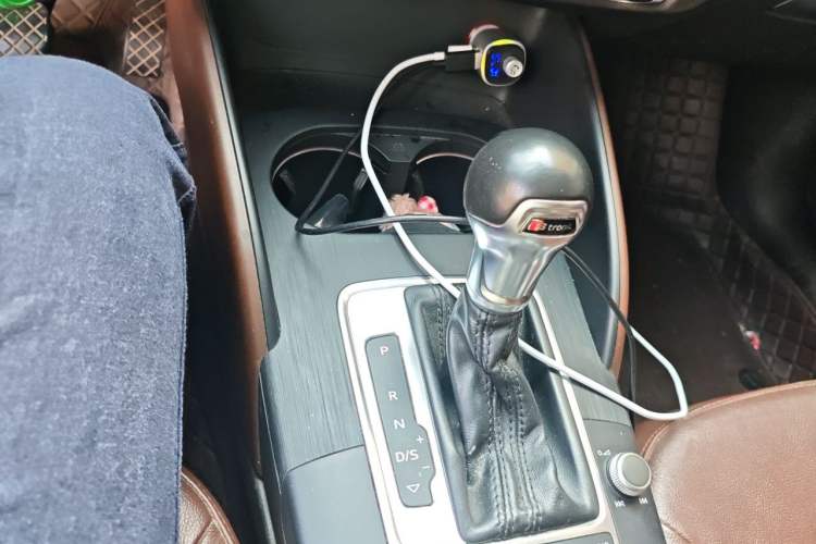 Used Audi A3 2016 Limousine 35 TFSI Style Edition Gear Lever
