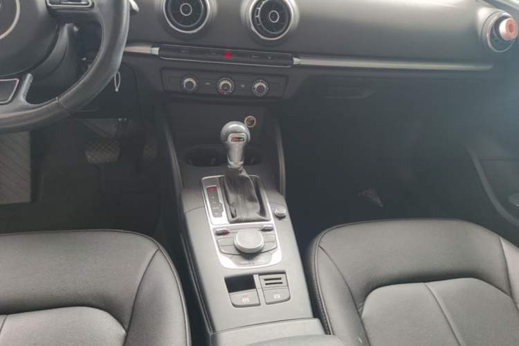 Used Audi A3 2016 Sportback 35 TFSI Ambition Gear Lever