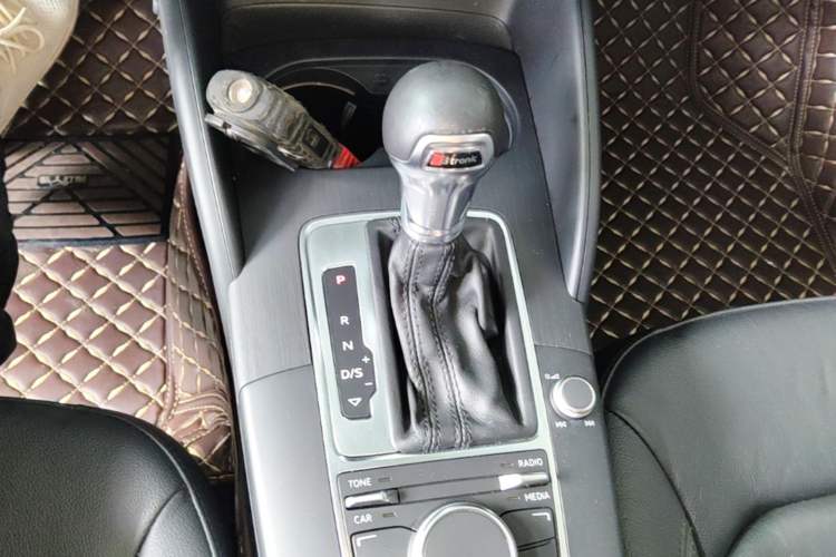Used Audi A3 2016 Sportback 35 TFSI Style Edition Gear Lever