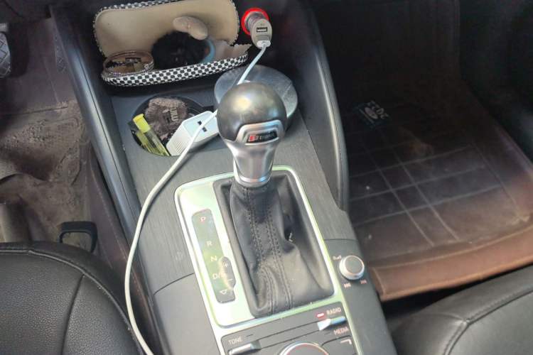 Used Audi A3 2016 Limousine 35 TFSI Ambition Edition Gear Lever