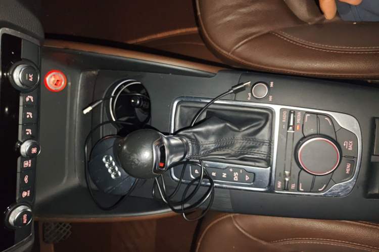 Used Audi A3 2016 Limousine 35 TFSI Style Edition Gear Lever