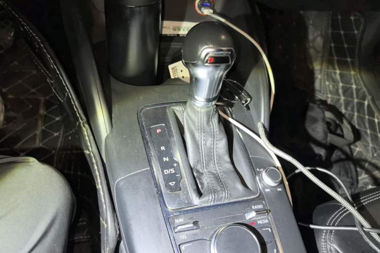 Used Audi A3 2016 Limousine 35 TFSI Prestige Edition Gear Lever