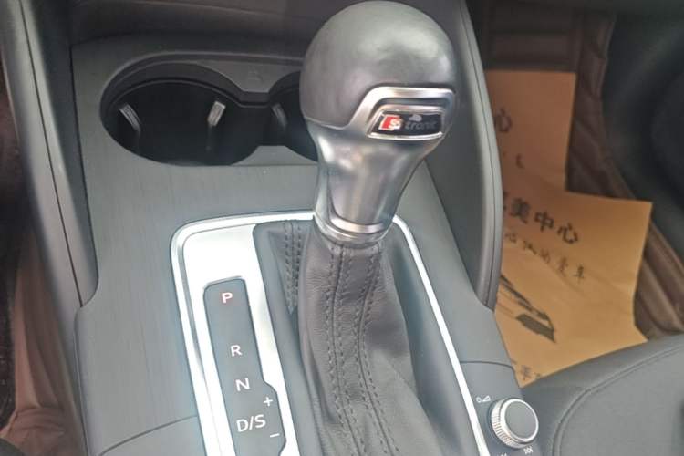 Used Audi A3 2016 Sportback 35 TFSI Ambition Gear Lever
