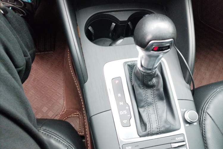 Used Audi A3 2016 Limousine 35 TFSI Prestige Edition Gear Lever