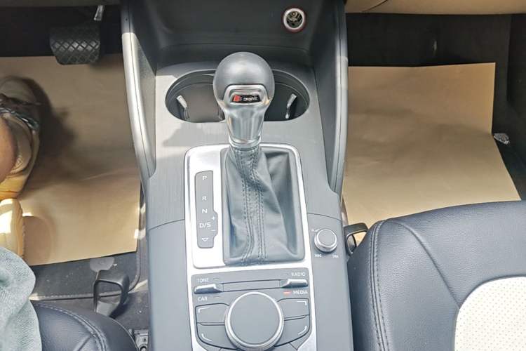 Used Audi A3 2016 Sportback 35 TFSI Ambition Edition Gear Lever