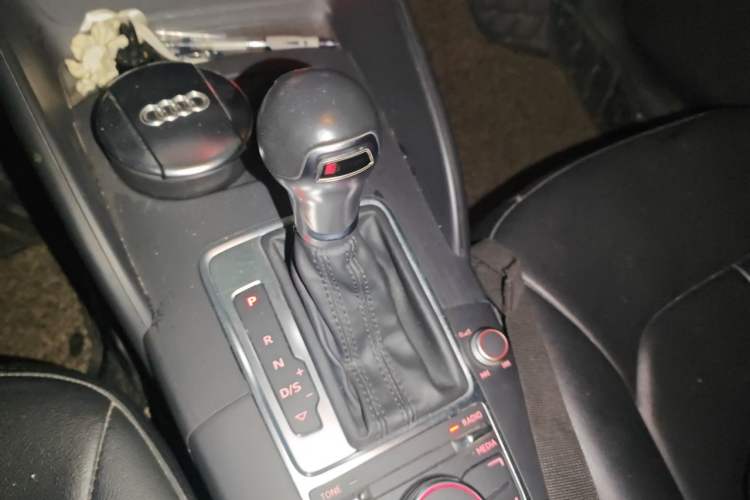 Used Audi A3 2016 Limousine 35 TFSI Ambition Edition Gear Lever