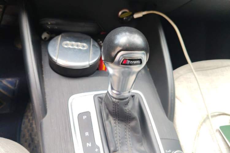 Used Audi A3 2016 Limousine 35 TFSI Prestige Edition Gear Lever