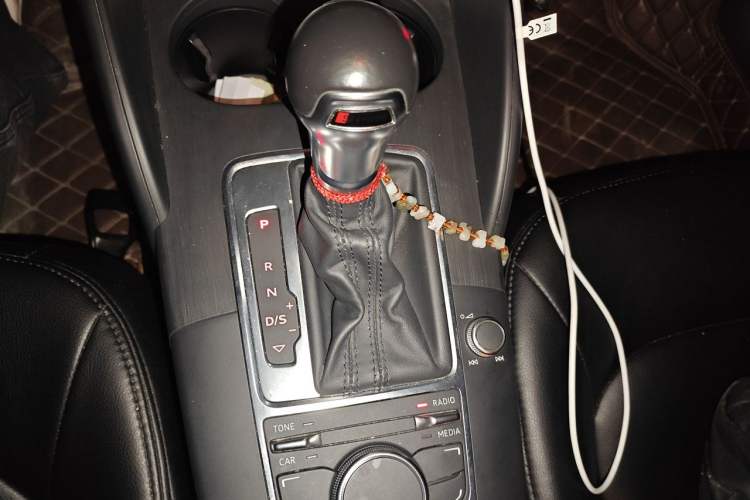 Used Audi A3 2016 Limousine 35 TFSI Ambition Edition Gear Lever