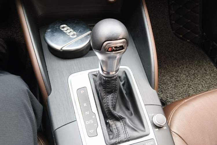 Used Audi A3 2016 Limousine 35 TFSI Style Edition Gear Lever