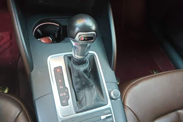 Used Audi A3 2016 Limousine 35 TFSI Style Edition Gear Lever